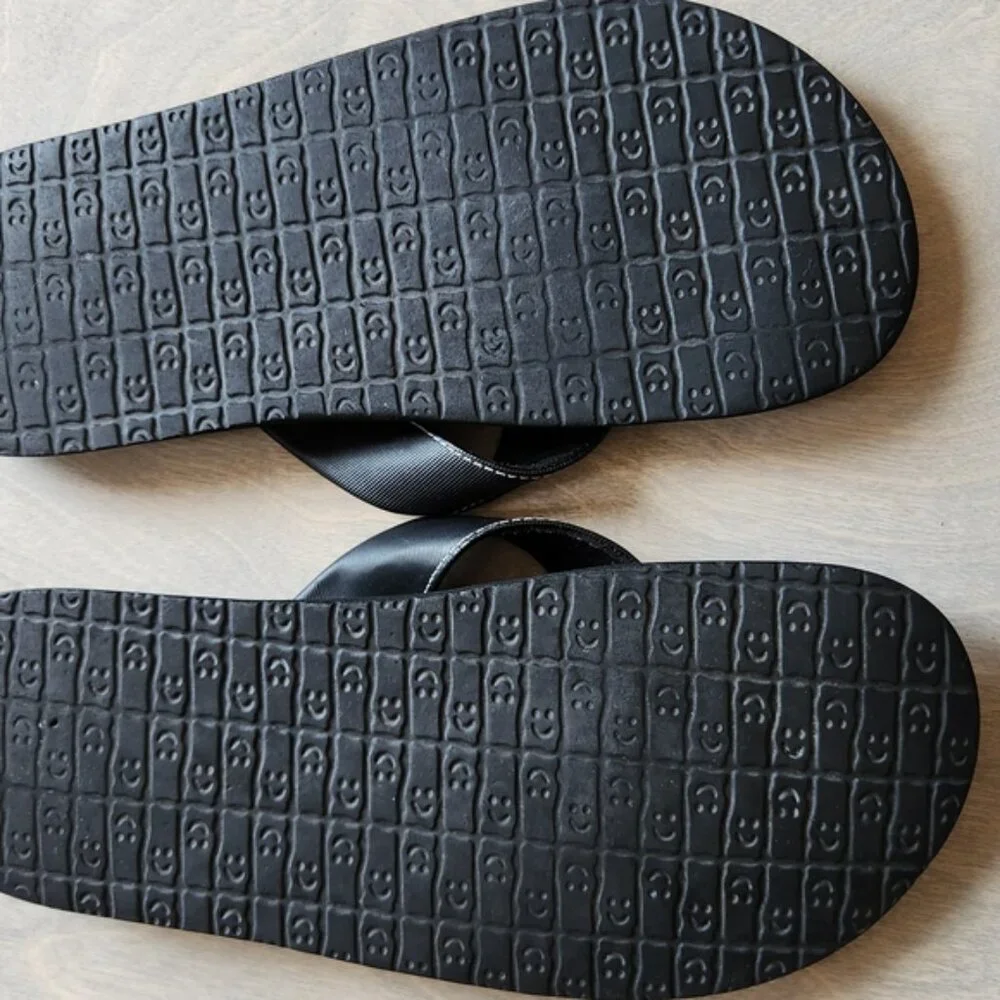 Sanuk stylish black